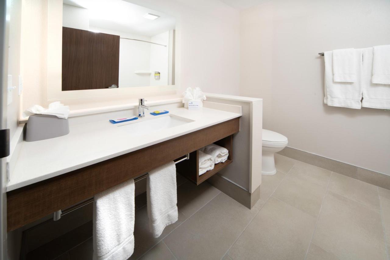 Holiday Inn Express & Suites - Fort Myers Airport By Ihg Εξωτερικό φωτογραφία