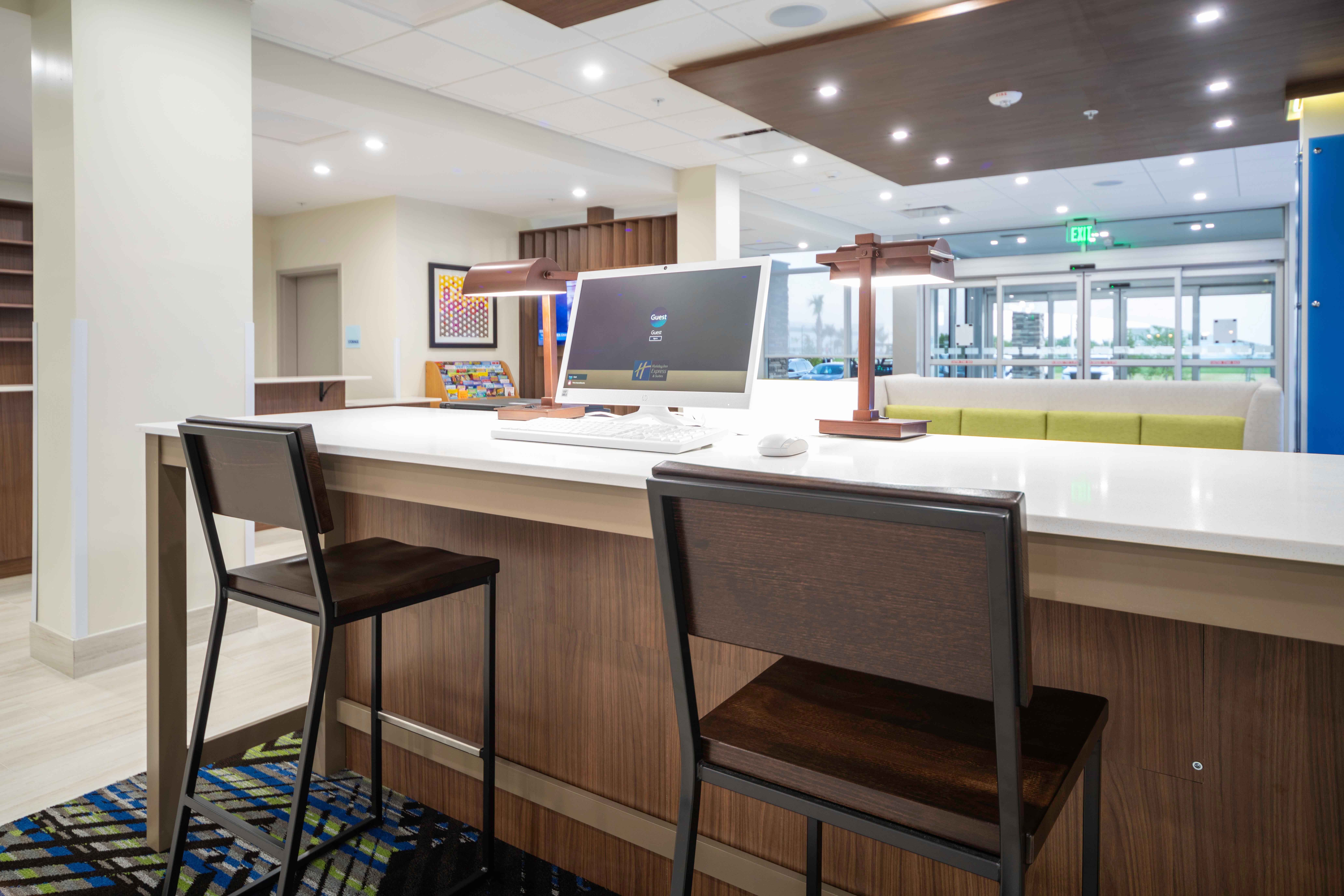 Holiday Inn Express & Suites - Fort Myers Airport By Ihg Εξωτερικό φωτογραφία